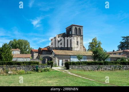 Mozac. Saint-Pierre Abbey Church, dipartimento di Puy de Dome. Auvergne-Rhone-Alpes. Francia Foto Stock