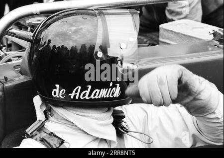 55° targa Florio 1971 - Andrea De Adamich # 2 Alfa Romeo 33/3 Foto Stock