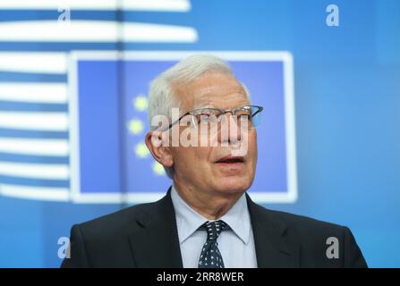 210518 -- BRUXELLES, 18 maggio 2021 -- l'alto rappresentante dell'UE per gli affari esteri e la politica di sicurezza Josep Borrell interviene in una conferenza stampa dopo la video conferenza dei ministri degli Esteri dell'UE sulla situazione del Medio Oriente presso la sede centrale dell'UE a Bruxelles, in Belgio, il 18 maggio 2021. Josep Borrell ha chiesto martedì l'immediata cessazione di ogni violenza e l'attuazione di un cessate il fuoco tra Israele e Palestina. /Handout via Xinhua BELGIUM-BRUSSELS-EU-JOSEP BORRELL-MIDDLE EAST SITUATION EuropeanxUnion PUBLICATIONxNOTxINxCHN Foto Stock