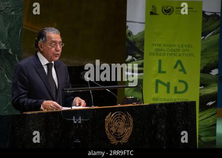 New York, un-Generalversammlung 210614 -- NAZIONI UNITE, 14 giugno 2021 -- Munir Akram, presidente del Consiglio economico e sociale delle Nazioni Unite e rappresentante permanente del Pakistan presso le Nazioni Unite, si rivolge il 14 giugno 2021 al dialogo ad alto livello dell'Assemblea generale sulla desertificazione, il degrado del territorio e la siccità presso la sede delle Nazioni Unite a New York. Il presidente della 75a sessione dell'Assemblea generale delle Nazioni Unite UNGA, Volkan Bozkir, lunedì ha chiesto un'azione urgente per affrontare l'agricoltura insostenibile. /Handout via Xinhua ASSEMBLEA GENERALE delle Nazioni Unite-DIALOGO AD ALTO LIVELLO-AGRICOLTURA INSOSTENIBILE-AZIONE URGENTE Eski Foto Stock