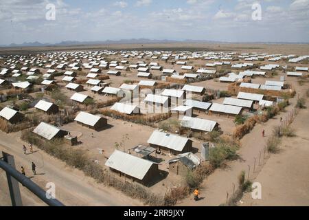 210620 -- NAIROBI, 20 giugno 2021 -- la foto scattata l'8 aprile 2021 mostra il campo profughi di Kakuma nella contea di Turkana, Kenya. Sia il Kenya che l'Agenzia delle Nazioni Unite per i rifugiati l'UNHCR hanno convenuto che i campi profughi non sono una soluzione a lungo termine per gli sfollamenti forzati e si sono impegnati a lavorare insieme per trovare soluzioni alternative in linea con i principi e gli obiettivi di condivisione delle responsabilità del Global Compact on Refugees dell'UNHCR. Foto di /Xinhua KENYA-TURKANA-KAKUMA CAMPO PROFUGHI CharlesxOnyango PUBLICATIONxNOTxINxCHN Foto Stock