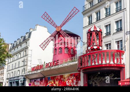 Teatro di cabaret Moulin Rouge, Place Blanche, Boulevard de Clichy, quartiere Pigalle, Parigi, Île-de-France, Francia Foto Stock