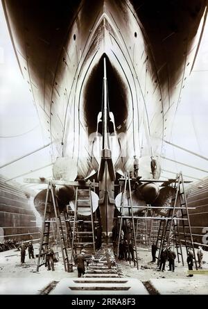 Costruzione della RMS Lusitania, British Ocean Liner di proprietà della Cunard Steamship Company, nel John Brown & Co Shipyard or Boatyard in Clydebank Scozia c1904-1906 Foto Stock