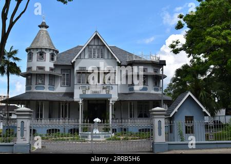 Mille Fleurs, uno dei sette magnifici edifici del porto di Spagna, Trinidad. Qui si trova il National Trust di Trinidad e Tobago. Foto Stock