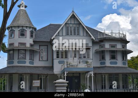 Mille Fleurs, uno dei sette magnifici edifici del porto di Spagna, Trinidad. Qui si trova il National Trust di Trinidad e Tobago. Foto Stock