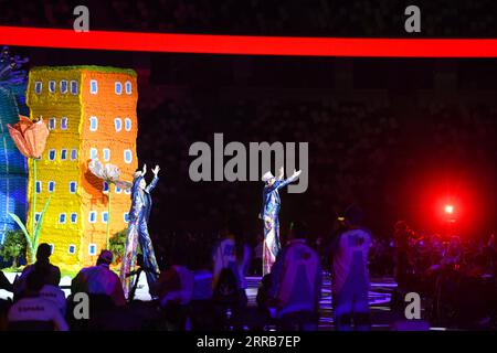 210905 -- TOKYO, 5 settembre 2021 -- foto scattata il 5 settembre 2021 mostra lo spettacolo durante la cerimonia di chiusura dei Giochi Paralimpici di Tokyo 2020 allo Stadio Olimpico di Tokyo, Giappone. Cheong Kam Ka TOKYO202020JAPAN-TOKYO-PARALIMPIADI-CERIMONIA DI CHIUSURA ZhangxJinjia PUBLICATIONxNOTxINxCHN Foto Stock