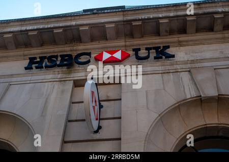 Maidenhead, Berkshire, Regno Unito. 7 settembre 2023. Una filiale di HSBC UK a Maidenhead, Berkshire. HSBC UK ha annunciato di voler ridurre i tassi di interesse su alcuni dei suoi prodotti ipotecari. Credito: Maureen McLean/Alamy Live News Foto Stock