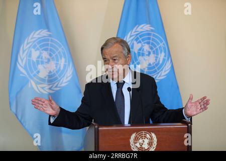 210920 -- NAZIONI UNITE, 20 settembre 2021 -- il Segretario generale delle Nazioni Unite Antonio Guterres parla ai giornalisti in seguito alla chiusura della informale Leaders Roundtable on Climate Action presso la sede delle Nazioni Unite a New York, il 20 settembre 2021. Guterres lunedì ha esortato i paesi ricchi a consegnare i 100 miliardi di dollari all'anno promessi per l'azione per il clima nei paesi in via di sviluppo. TAVOLA ROTONDA DEI LEADER INFORMALI UN-GUTERRES SULL'AZIONE PER IL CLIMA WANGXYING PUBLICATIONXNOTXINXCHN Foto Stock