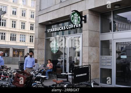7 settembre 2023/catena di caffè di Seattle starbucks Coffee Cafe nella capitale danese Copenaghen Danimarca. (Foto: Francis Joseph Dean/Dean Pictures) Foto Stock