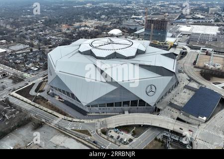 Una vista aerea generale del Mercedes-Benz Stadium, domenica 29 gennaio 2023, ad Atlanta. Foto Stock