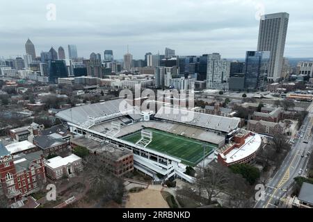 Una vista aerea generale dello stadio Bobby Dodd allo storico Grant Field presso il Georgia Institute of Technology, domenica 29 gennaio 2023, ad Atlanta. Lo stadio è la sede della squadra di calcio Georgia Tech Yellowjackets. Foto Stock