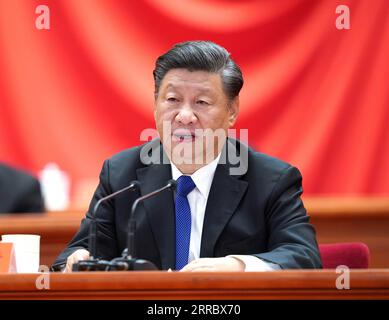 211009 -- PECHINO, 9 ottobre 2021 -- il presidente cinese Xi Jinping, anche segretario generale del Comitato centrale del Partito Comunista Cinese e presidente della Commissione militare centrale, tiene un importante discorso in un incontro commemorativo che segna il 110° anniversario della Rivoluzione del 1911 presso la grande sala del popolo a Pechino, capitale della Cina, 9 ottobre 2021. CHINA-BEIJING-XI JINPING-110TH ANNIVERSARY-REVOLUTION OF 1911 CN SHENXHONG PUBLICATIONXNOTXINXCHN Foto Stock