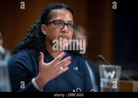 Washington, Vereinigte Staaten. 7 settembre 2023. Kishia L. Powell, General Manager & CEO, Washington Suburban Sanitary Commission (WSSC Water), si presenta dinanzi a un'audizione della commissione del Senato per l'ambiente e i lavori pubblici per esaminare l'attuazione dell'IIJA, concentrandosi sulle prospettive della legge sull'infrastruttura per l'acqua potabile e le acque reflue, nel Dirksen Senate Office Building a Washington, DC, giovedì, 7 settembre 2023. Credito: Rod Lamkey/CNP/dpa/Alamy Live News Foto Stock