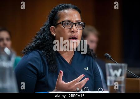 Washington, Vereinigte Staaten. 7 settembre 2023. Kishia L. Powell, General Manager & CEO, Washington Suburban Sanitary Commission (WSSC Water), si presenta dinanzi a un'audizione della commissione del Senato per l'ambiente e i lavori pubblici per esaminare l'attuazione dell'IIJA, concentrandosi sulle prospettive della legge sull'infrastruttura per l'acqua potabile e le acque reflue, nel Dirksen Senate Office Building a Washington, DC, giovedì, 7 settembre 2023. Credito: Rod Lamkey/CNP/dpa/Alamy Live News Foto Stock