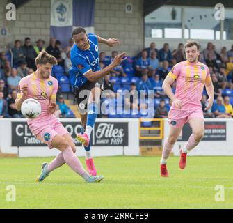 Chester, Cheshire, Inghilterra, 12 agosto 2023. La Kole Hall di Chester spara in porta durante il Chester Football Club V King's Lynn Town Football Club nella Vanarama National League North al Deva Stadium. (Immagine di credito: ©Cody Froggatt/Alamy Live News) Foto Stock