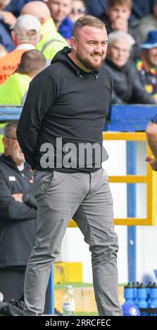 Chester, Cheshire, Inghilterra, 12 agosto 2023. Il manager di Chester Calum McIntyre durante il Chester Football Club V King's Lynn Town Football Club nella Vanarama National League North al Deva Stadium. (Immagine di credito: ©Cody Froggatt/Alamy Live News) Foto Stock