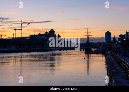 Skyline di Dublino al Sundown Foto Stock