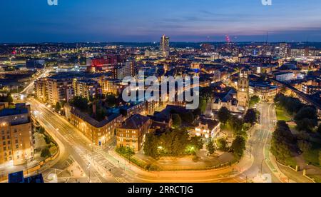 Leeds, West Yorkshire University, centro città. Vista aerea del centro e dello skyline della città Foto Stock