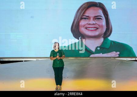 220208 -- PROVINCIA DI BULACAN, 8 febbraio 2022 -- candidata alla carica di vice presidente Duterte-Carpio, 43, figlia del presidente Rodrigo Duterte, parla a una manifestazione di proclamazione nella provincia di Bulacan, Filippine, 8 febbraio 2022. A SEGUIRE: La campagna elettorale prende il via nelle Filippine in mezzo alla pandemia FILIPPINE-PROVINCIA DI BULACAN-PROCLAMAZIONE RALLY RouellexUmali PUBLICATIONxNOTxINxCHN Foto Stock