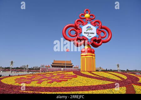 220304 -- PECHINO, 4 marzo 2022 -- foto scattata il 4 marzo 2022 mostra Piazza Tian anmen a Pechino, capitale della Cina. La quinta sessione del 13° Comitato Nazionale della Conferenza consultiva politica del popolo cinese, CPPCC, aprirà venerdì pomeriggio presso la sala grande del popolo. DUE SESSIONI ANNUALI SESSIONSCHINA-PECHINO-CPPCC CN LIXXIN PUBLICATIONXNOTXINXCHN Foto Stock