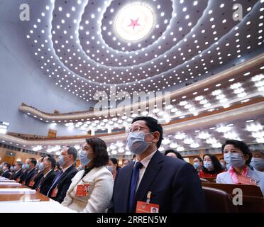 220310 -- PECHINO, 10 marzo 2022 -- la riunione conclusiva della quinta sessione del 13° Comitato Nazionale della Conferenza consultiva politica del popolo cinese, CPPCC, si tiene presso la grande sala del popolo a Pechino, capitale della Cina, il 10 marzo 2022. DUE SESSIONI CINA-PECHINO-CPPCC-RIUNIONE ANNUALE DI CHIUSURA DELLA SESSIONE CN DINGXLIN PUBLICATIONXNOTXINXCHN Foto Stock