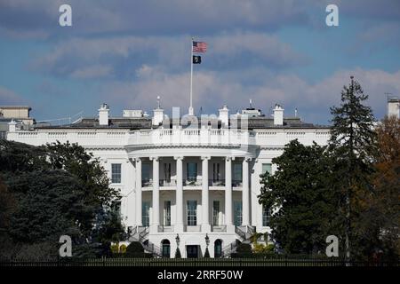 220329 -- WASHINGTON, 29 marzo 2022 -- foto scattata il 23 novembre 2021 mostra la Casa Bianca a Washington, D.C., negli Stati Uniti. Foto di /Xinhua Xinhua titoli: Occhi degli Stati Uniti dalla guerra fredda più spese militari per sostenere l'egemonia in mezzo a tensioni geopolitiche TingxShen PUBLICATIONxNOTxINxCHN Foto Stock