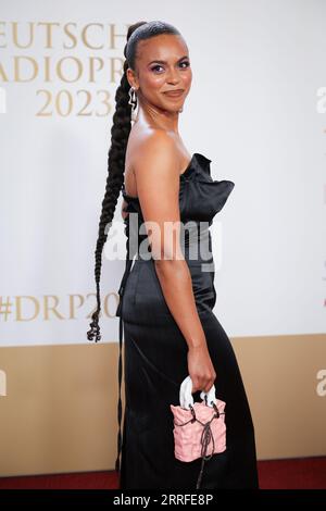 Amburgo, Germania. 7 settembre 2023. Aminata belli arriva sul Red Carpet al 14° German radio Awards nella Neue Flora. Credito: Christian Charisius/dpa/Alamy Live News Foto Stock