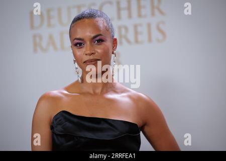 Amburgo, Germania. 7 settembre 2023. Aminata belli arriva sul Red Carpet al 14° German radio Awards nella Neue Flora. Credito: Christian Charisius/dpa/Alamy Live News Foto Stock