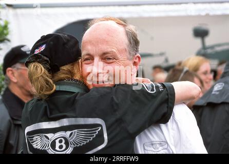 Bentley Team Racing nella 24 ore di le Mans 2001 con le auto da corsa Bentley Speed 8 Prototype. Foto Stock