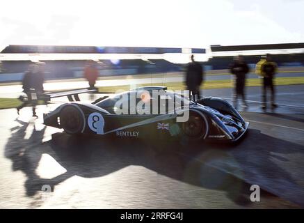 Bentley Speed Eight le Mans prototipo testato a Silverstone nel gennaio 2001 Foto Stock