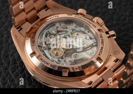 Omega Speedmaster in Sedna Gold Foto Stock