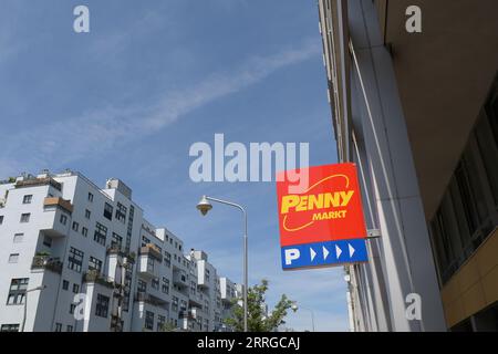 Vienna, Austria. Penny Market. Discontento alimentare tedesco attivo a livello internazionale Foto Stock