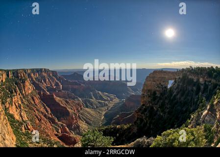 Angels Window Moonlit al Grand Canyon North Rim Arizona Foto Stock