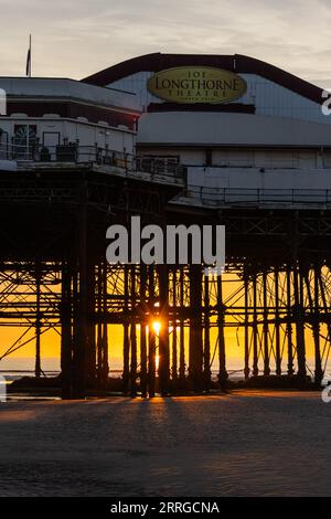 Molo nord, Blackpool al tramonto Foto Stock