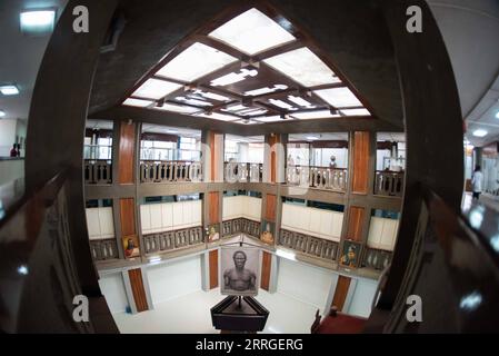 220519 -- ADDIS ABEBA, 19 maggio 2022 -- foto scattata il 18 maggio 2022 mostra l'interno del Museo Nazionale dell'Etiopia ad Addis Abeba, Etiopia. Il museo ospita collezioni di preziosi patrimoni, tra cui ossa fossilizzate di una femmina della specie di ominidi Australopithecus afarensis, chiamata Lucy , che si ritiene vivesse circa 3,2 milioni di anni fa. ETIOPIA-ADDIS ABEBA-MUSEO NAZIONALE MichaelxTewelde PUBLICATIONxNOTxINxCHN Foto Stock