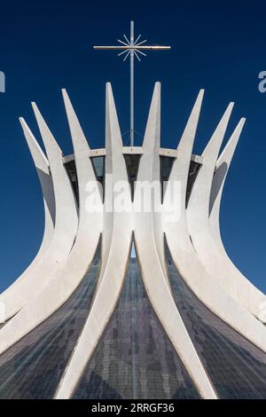 Splendida vista sull'edificio della cattedrale di architettura moderna Foto Stock