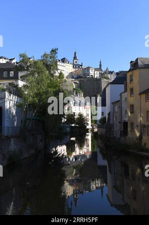 220615 -- LUSSEMBURGO CITY, 15 giugno 2022 -- foto scattata il 14 giugno 2022 mostra una vista della città di Lussemburgo, Lussemburgo. LUSSEMBURGO-LUSSEMBURGO CITTÀ-SCENARIO RenxPengfei PUBLICATIONxNOTxINxCHN Foto Stock