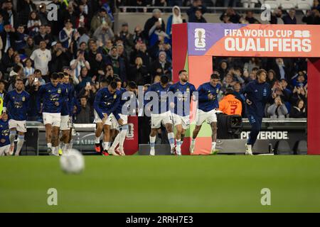 Buenos Aires, Buenos Aires, Argentina. 8 settembre 2023. BUENOS AIRES, ARGENTINA - 7 SETTEMBRE: I giocatori argentini entrano in campo prima della partita di qualificazione della Coppa del mondo FIFA 2026 tra Argentina ed Ecuador al Monumental Antonio Vespucio liberti dell'Estadio MÃ¡il 7 settembre 2023 a Buenos Aires, Argentina. (Immagine di credito: © Florencia Tan Jun/PX Imagens via ZUMA Press Wire) SOLO USO EDITORIALE! Non per USO commerciale! Foto Stock