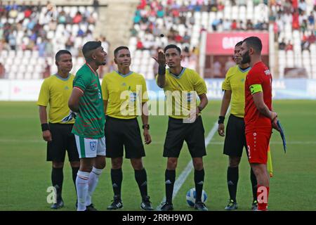 Il Bangladesh è venuto da dietro per tenere superiore l'Afghanistan a un pareggio di 1-1 nella seconda amichevole FIFA alla Bashundhara Kings Arena, Dhaka, Bangla Foto Stock