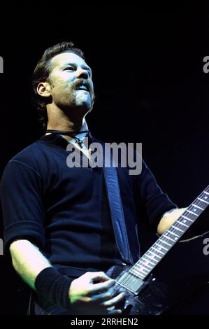 Milano Italia 1996-09-20 : James Hetfield, chitarrista e cantante della band metallica durante il concerto al Forum Assago Foto Stock