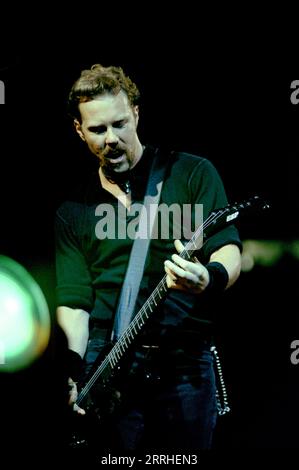 Milano Italia 1996-09-20 : James Hetfield, chitarrista e cantante della band metallica durante il concerto al Forum Assago Foto Stock