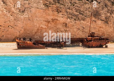 La spiaggia di Navagio nell'isola di Zante in Grecia. Vista ravvicinata. Foto Stock