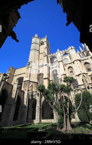 Palazzo degli Arcivescovi, St Just e Cattedrale di St-Pasteur. Piazza del Municipio. Narbonne, Occitanie, Francia Foto Stock