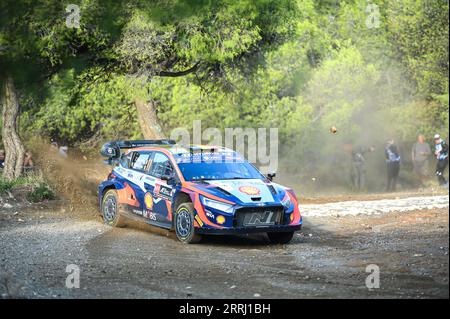 Loutraki, Grecia. 8 settembre 2023. Thierry Neuville del Belgio e Martijn Wydaeghe del Belgio gareggiano con la loro Hyundai I20 N Rally1 Hybrid #11 durante il primo giorno del FIA World Rally Championship EKO Acropolis Rally l'8 settembre 2023 a Loutraki, in Grecia. Credito: Agenzia fotografica indipendente/Alamy Live News Foto Stock