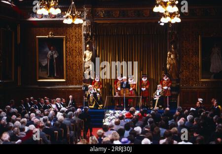 Bundespräsident Richard von Weizsäcker hält eine Rede im Parlament a Londra, Großbritannien 1986. Foto Stock