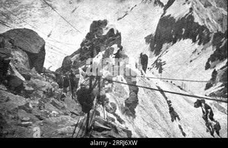 "Sur le front Italien; un coin du champ de bataille: le col de Lago scuro", 1918. Da "l'album de la Guerre 1914-1919, volume 2" [l'Illustration, Paris, 1924]. Foto Stock