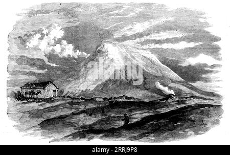 Il cono dell'Etna e la "Casa inglese" (distrutta dal recente terremoto), 1858. "Dopo aver attraversato i letti di lava per quasi un'ora, che quando siamo scesi dalla luce del giorno ci ha riempiti di stupore che ogni animale potesse trovare la sua strada, o teniamo le gambe in questo modo, siamo venuti in una piccola casa o cottage, costruita da alcuni ufficiali inglesi nel 1814 o nel 1815. È costruito quasi ai piedi del grande cono. Qui abbiamo smontato, e per circa cinque minuti ci siamo sforzati di ritrovare un po' di sensazione alle nostre estremità. La nostra guida aveva portato dei bastoncini, ma non c'era fi Foto Stock