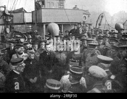 "L'Arrivee du General Pershing; Les Recetions officielles a bord de l'Invicta", 1917. Prima guerra mondiale: Arrivo del generale Pershing (in Francia); ricevimento ufficiale a bordo della Invicta. Da "l'album de la Guerre 1914-1919, volume 2" [l'Illustration, Paris, 1924]. Foto Stock