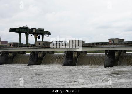 Germania, Baviera, alta Baviera, distretto di Altötting, Neuötting, River Inn, centrale idroelettrica di VERBUND Neuötting Foto Stock