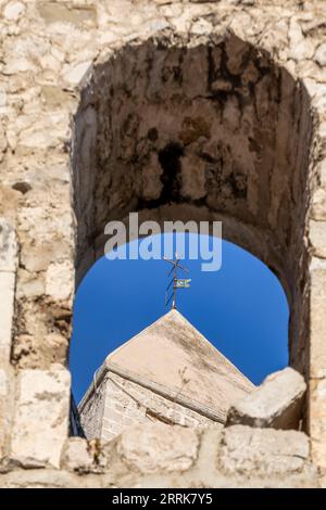 Croazia, Primorje-Gorski Kotar County, Rab Island, Chiesa e Convento di San John l'Evangelista nel centro storico di Rab Foto Stock